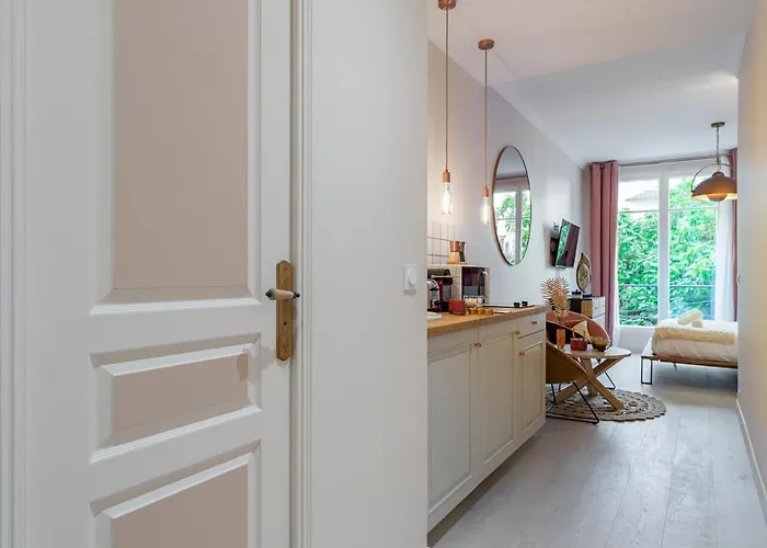 Pink & Wood Cocoon Apartament *