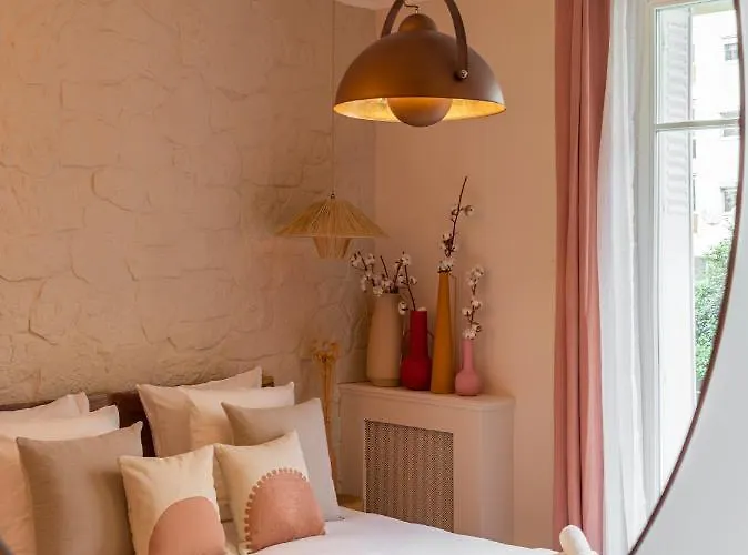 Pink & Wood Cocoon Apartament