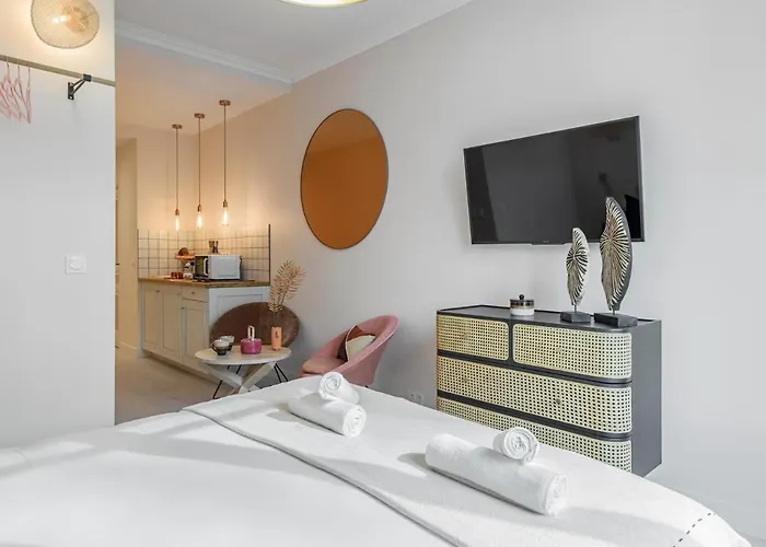 Pink & Wood Cocoon *