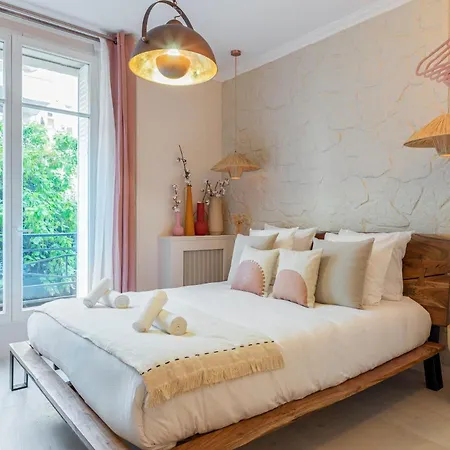 Pink & Wood Cocoon Paris