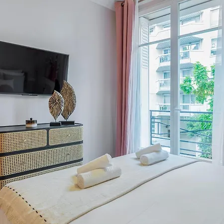 Apartment Pink & Wood Cocoon
