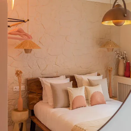 Pink & Wood Cocoon *