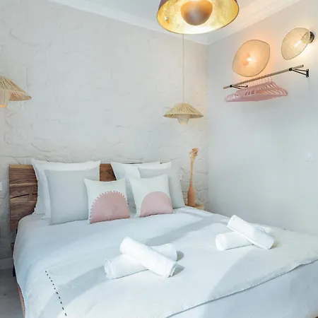 Pink & Wood Cocoon